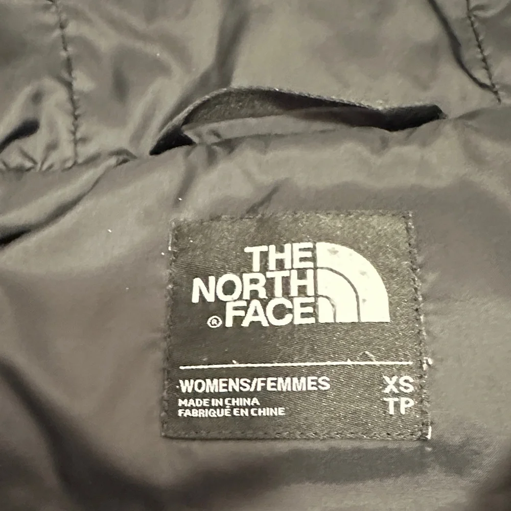 The North Face Women's RARE Blue Down Parka with Hood - Picture 6 of 9